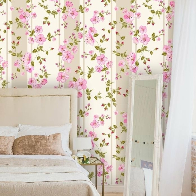 Papel de Parede Floral com Fundo Listrado